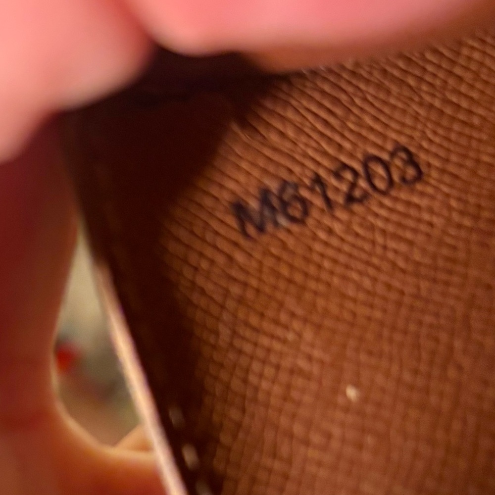 Project Louis Vuitton Classic Monogram Wallet. Please see ALL photos and video. - Picture 9 of 17